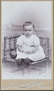711487 Carte-de-visitefoto van een onbekend kind, gemaakt door Anton C. Thomann, Fotografie, Witte Vrouwe Singel 91, 5e ...